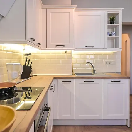 Brand New & Cosy Apartment With A Working Space *