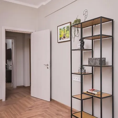 Brand New & Cosy Apartment With A Working Space Lejlighed
