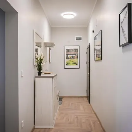 Brand New & Cosy Apartment With A Working Space شقة
